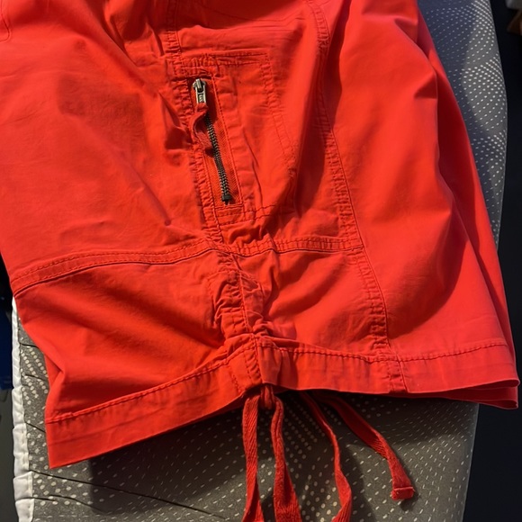 Red shorts - Picture 3 of 4